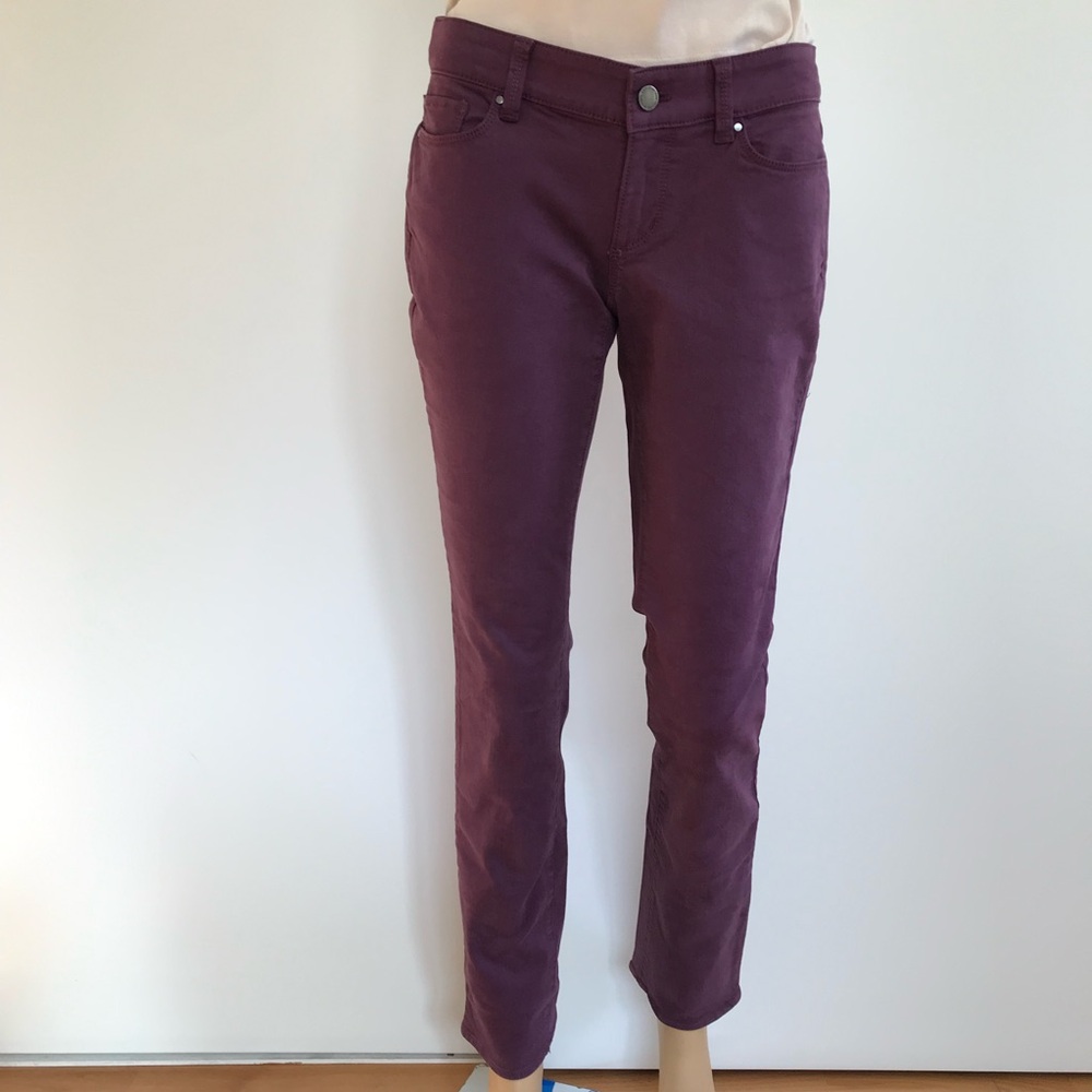 New Ann Taylor modern slim fit Purple Jeans size 2 rare find unique color